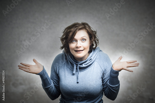 Photo: Total Ahnungslose junge Frau! Total Ahnungslose junge Frau!