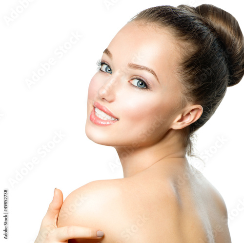 Photo: Portrait of Beautiful Young Woman with Fresh Clean Skin Portrait of Beautiful Young Woman with Fresh Clean Skin