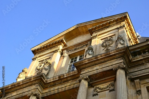 Photo: Maisons Laffite, colonnes, reliefs, ornement Maisons Laffite, colonnes, reliefs, ornement