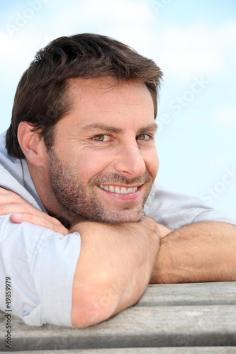 Photo: Portrait of brown-haired man Portrait of brown-haired man