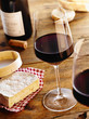 Rotwein mit Käse