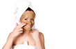Frau mit Gesichtsmaske