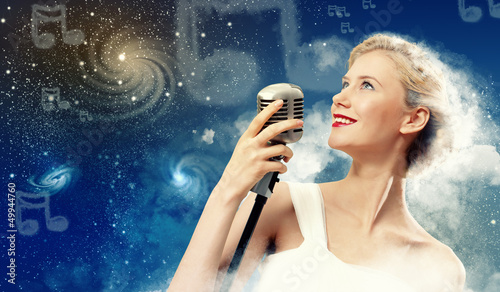 Photo: Image of female singer Image of female singer