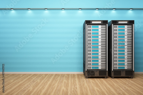Illustration: 2 Webserver vor blauer Wand 2 Webserver vor blauer Wand