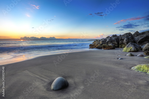 Photo: Plage sauvage de sable noir, La Réunion. Plage sauvage de sable noir, La Réunion.