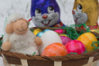 Osternest mit zwei Hasen im Schnee
