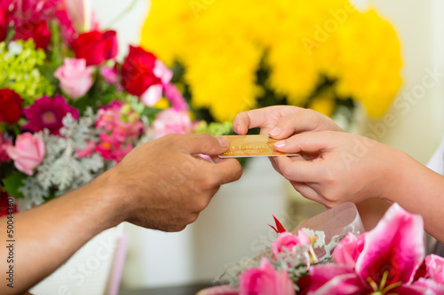 Photo: cashless - Flower purchase with credit card cashless - Flower purchase with credit card
