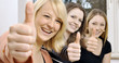 Junge Frauen beim gemeinsamen Lernen