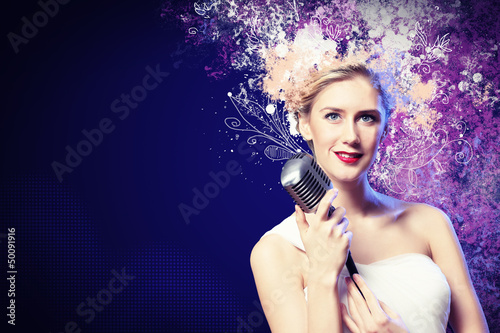Photo: Image of female singer Image of female singer