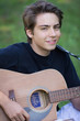 Photo: guitariste en plein air guitariste en plein air