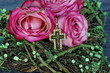 Foto: Rosen mit Kreuz Rosen mit Kreuz