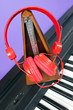 Photo: casque piano et métronome casque piano et métronome