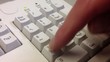 Vídeo: Battitura su tastiera numerica Battitura su tastiera numerica