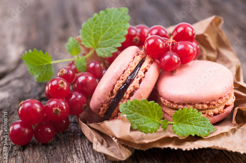 Photo: Macarons groseillier Macarons groseillier
