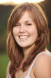 Foto: Portrait einer jungen braunhaarigen Frau Portrait einer jungen braunhaarigen Frau