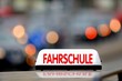 Foto: Fahrschule mit Licht bei Dämmerung Fahrschule mit Licht bei Dämmerung