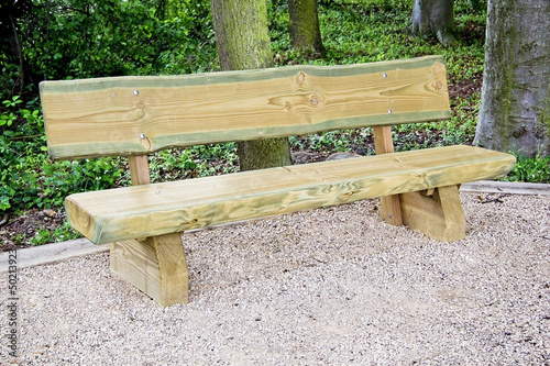 Photo: Holz Sitzbank im Wald Holz Sitzbank im Wald