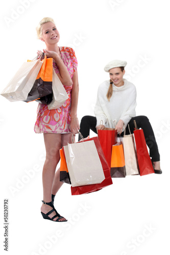 Photo: Friends shopping Friends shopping