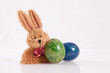Osterhase mit Eiern