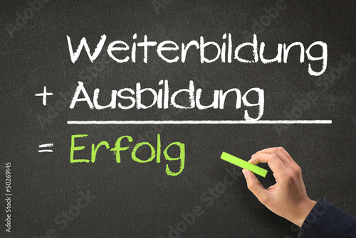 Photo: Einfache Rechnung: Bildung führt zum Erfolg Einfache Rechnung: Bildung führt zum Erfolg