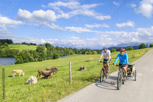Photo: Radtour in idyllischer Landschaft Radtour in idyllischer Landschaft