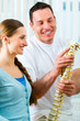 Beratung - Patientin bei der Physiotherapie