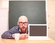 Mann mit Laptop
