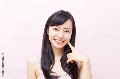 Photo: 頬に触れる女性 頬に触れる女性