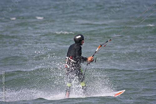 Photo: kitesurfer kitesurfer