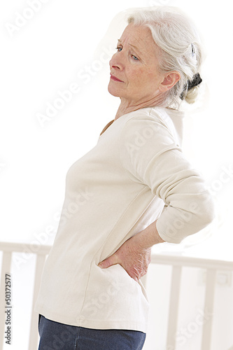 Photo: Mal de dos chez une senior Mal de dos chez une senior