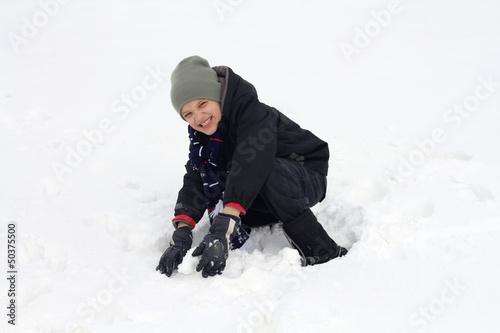 Photo: enfant dans la neige enfant dans la neige