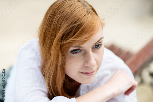 Photo: portrait einer schönen jungen frau portrait einer schönen jungen frau
