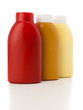 Ketchup, Senf und Mayonnaise in Flaschen
