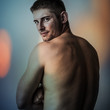 Foto: Portrait of strong athletic caucasian man. Portrait of strong athletic caucasian man.
