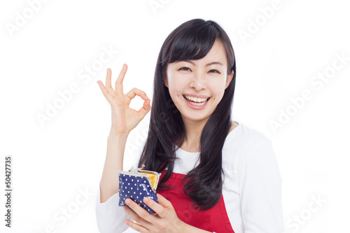 Photo: 財布を持った女性 財布を持った女性