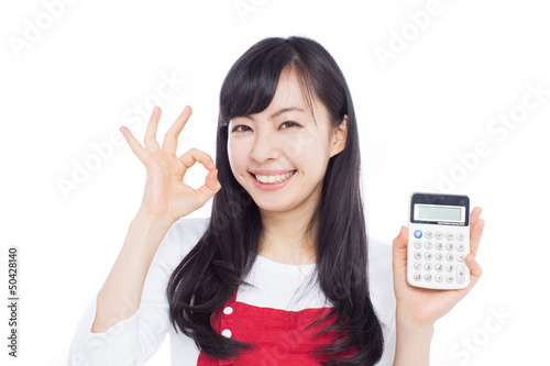Photo: 電卓を持った女性 電卓を持った女性