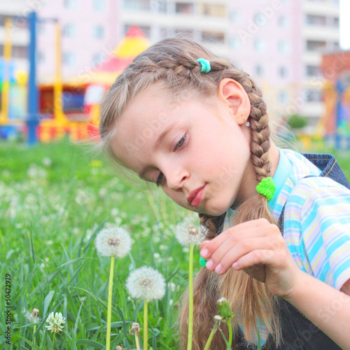 Photo: Child with flowers Child with flowers