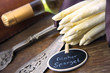 Frischer Spargel und Weißwein