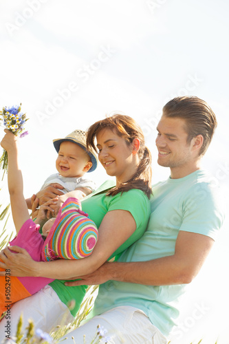 Photo: familie im feld familie im feld