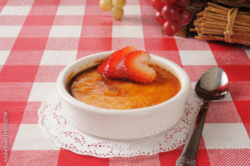 Photo: Creme brulee with strawberries Creme brulee with strawberries