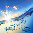 Sea wave with bubbles