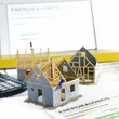 Foto: Hausbau mit Energiepass und Tablet Hausbau mit Energiepass und Tablet