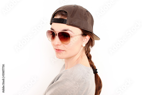Photo: junge Frau mit Cappy junge Frau mit Cappy