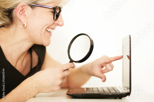 Photo: hübsche Frau mit Laptop hübsche Frau mit Laptop