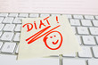 Notiz auf Computer Tastatur: Diät