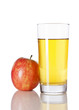 Apfelsaft und roter Apfel isoliert
