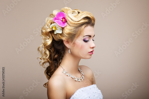 Photo: Harmony. Young Lady with Jewelry - Earrings & Necklace Harmony. Young Lady with Jewelry - Earrings & Necklace