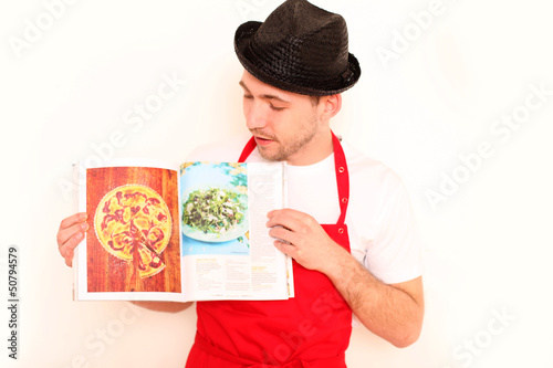 Photo: Koch mit Kochbuch Koch mit Kochbuch