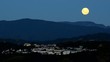 Video: Moon rising at night Moon rising at night