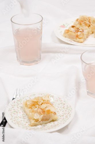 Photo: ciastka - szarlotka na jasnym tle ciastka - szarlotka na jasnym tle